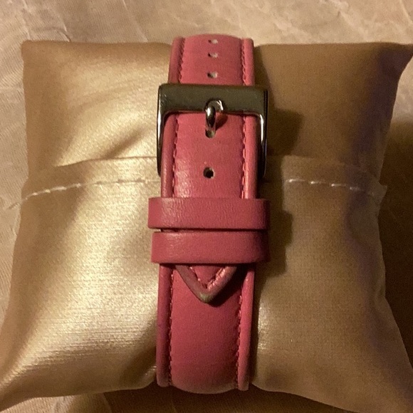 Vera Bradley Floral watch face with Leather pink band - Picture 4 of 10